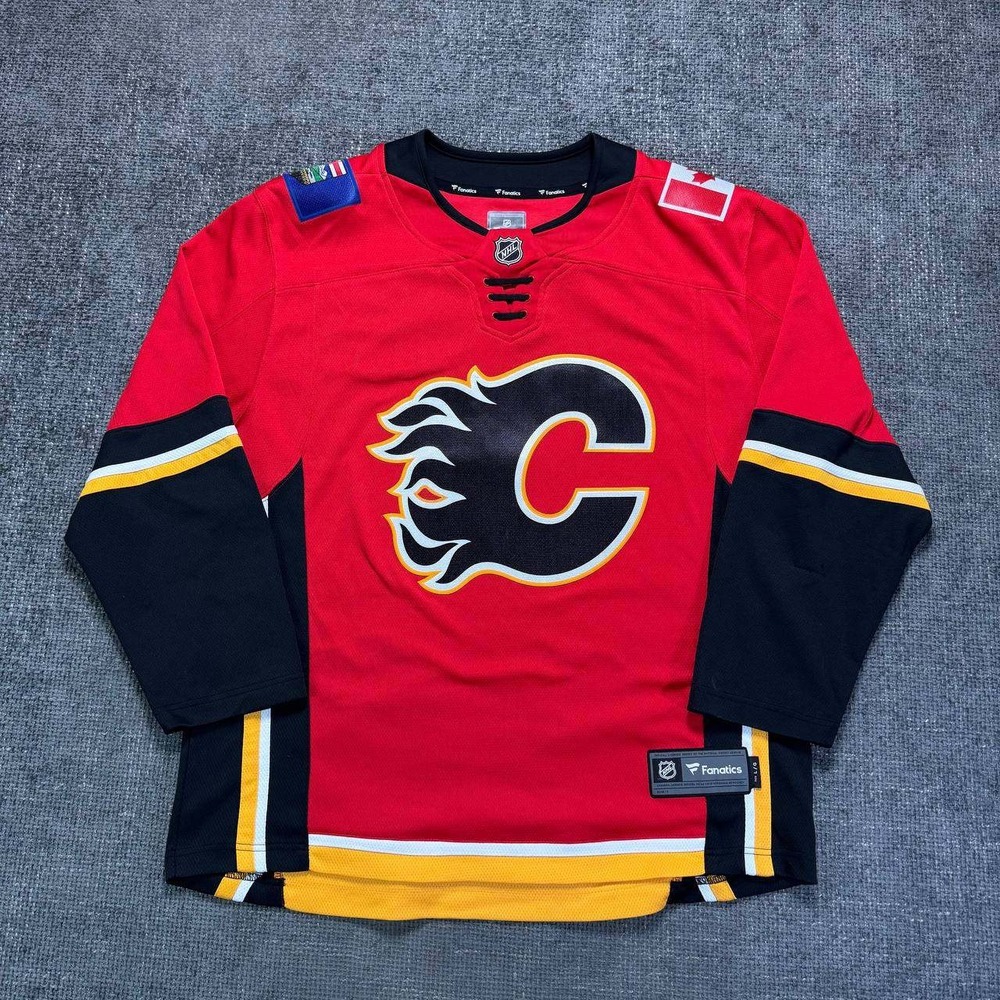 Fanatics Calgary Flames NHL Jersey Mens XL Red‎ Lace-Up Shoulder Patches